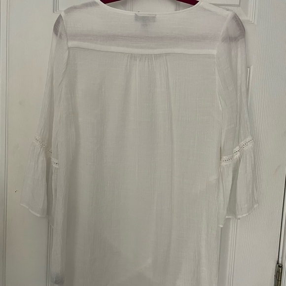 Alex white Top. Pull over, 3/4 length flutter sleaves BOHO. Size L - Picture 3 of 9